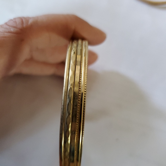 🎈3for20🎈Gold tone bangle bracelets - Picture 4 of 4